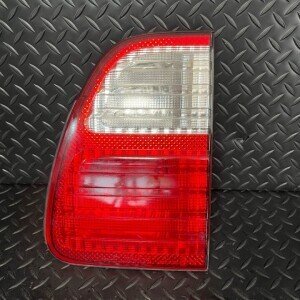 إصطب خلفي يمين وسط جيب لكزس 2001