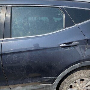 باب جهة السائق خلف هونداي سانتا في 2016