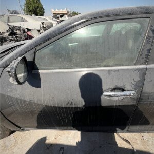 باب جهة السائق أمام نيسان مكسيما 2017