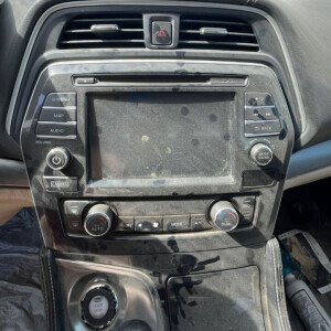 ريش مكيف وسط يمين نيسان مكسيما 2017