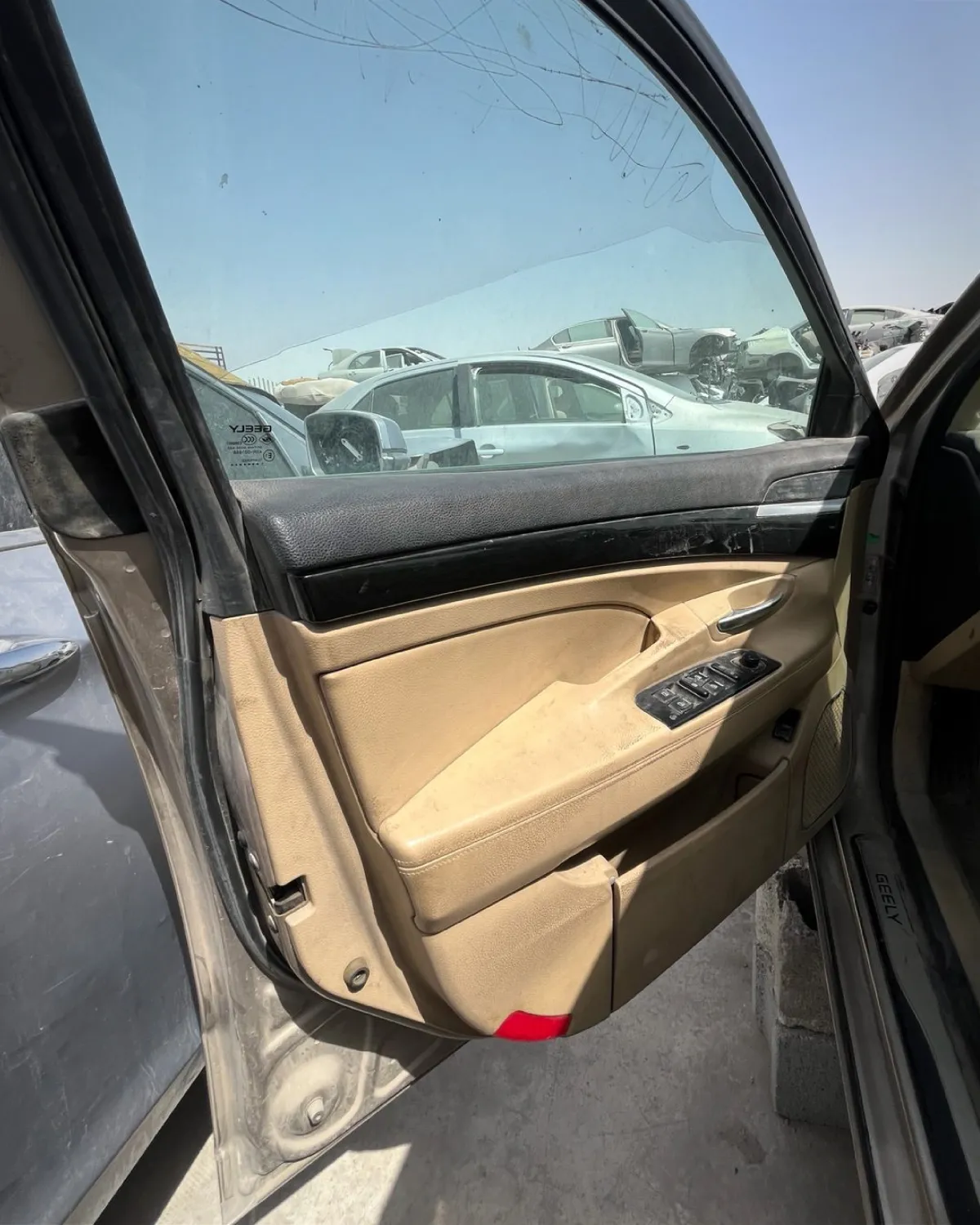 باب أمامي (يسار)