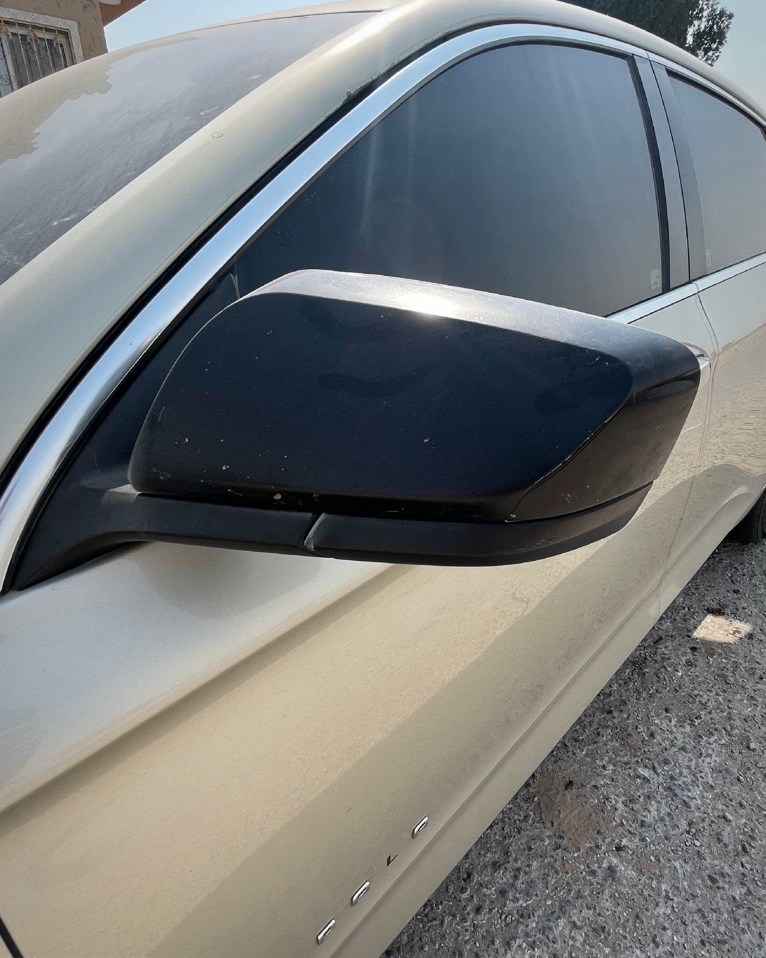 مراية جانبية (يسار)