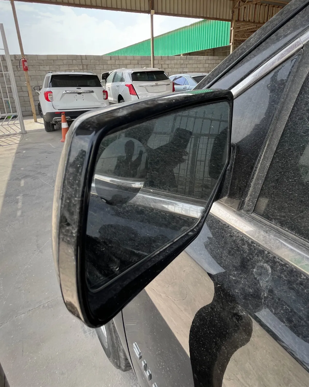 مراية جانبية (يسار)