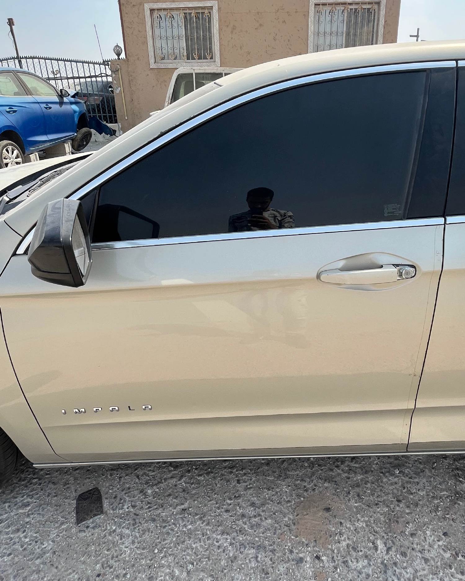 باب أمامي (يسار)